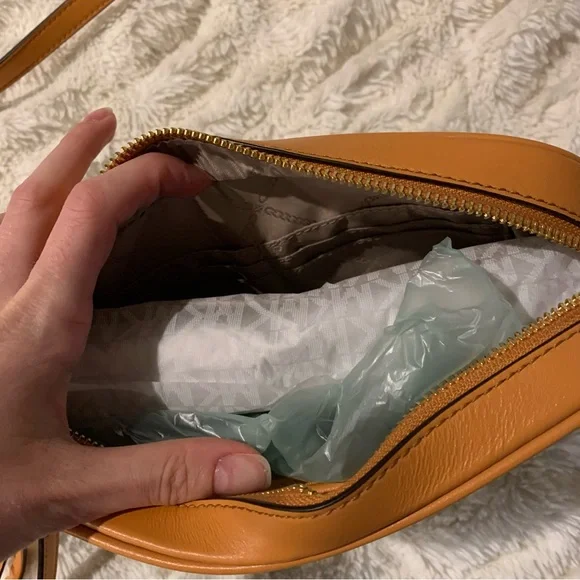 Michael Kors Jet Set Crossbody Bag - Picture 4 of 8